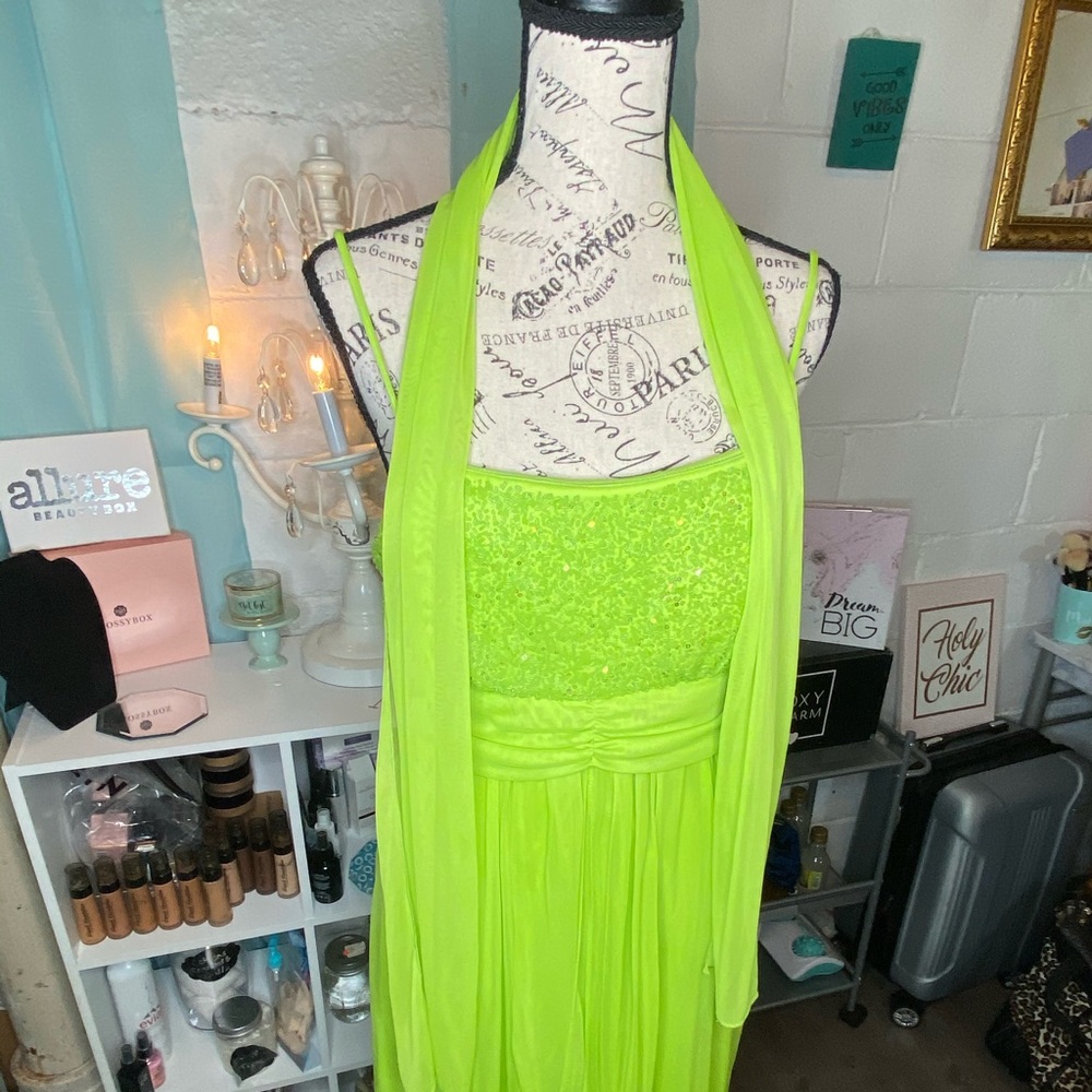 Women’s dress